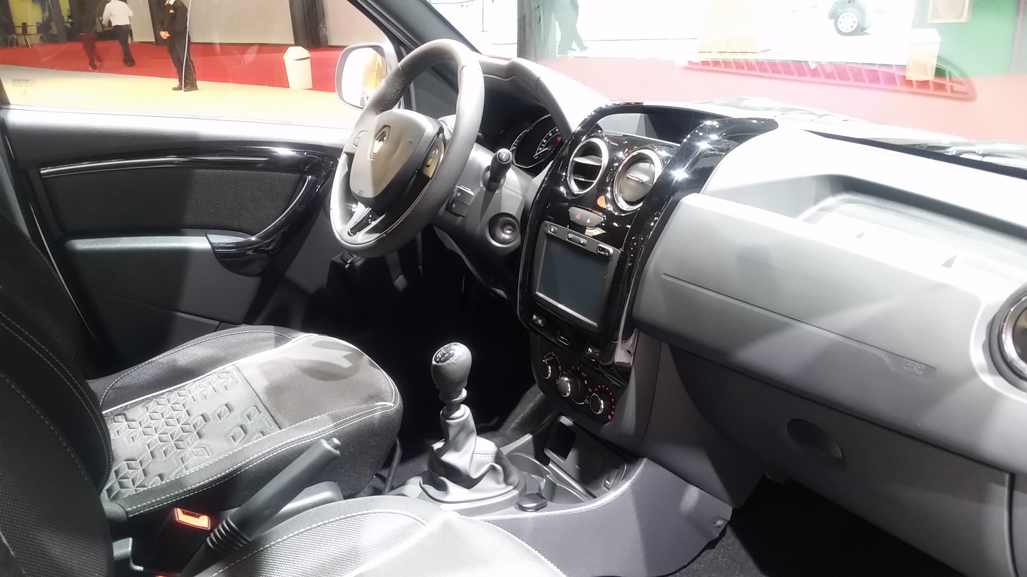 Interior renault duster oroch 2015_compressed