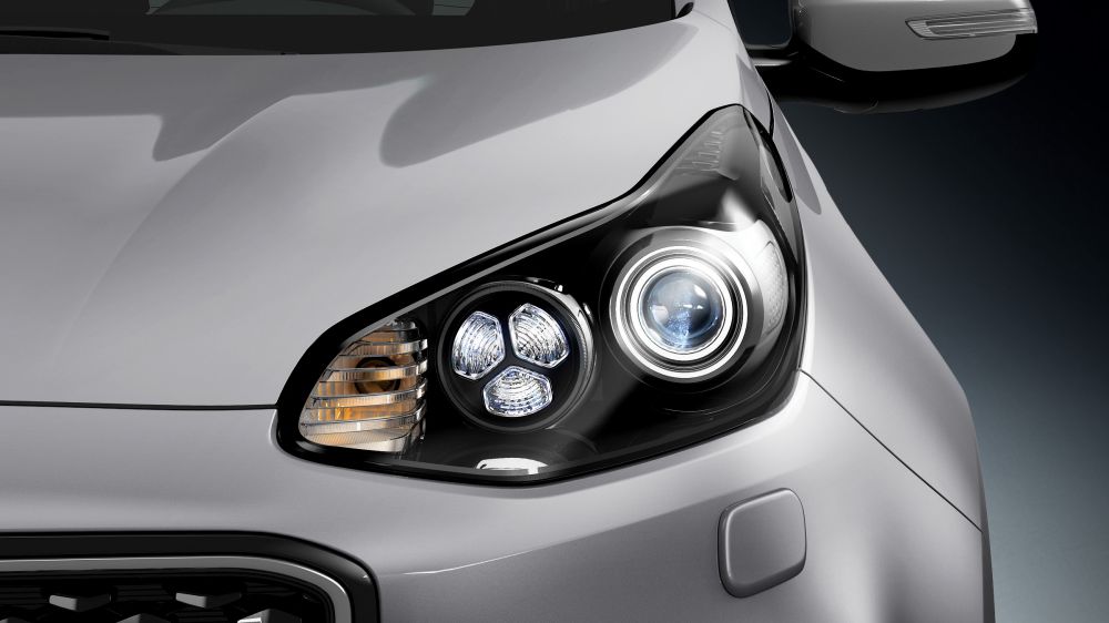 QL 16MY GE-LHD Xenon headlamps with LED DRL